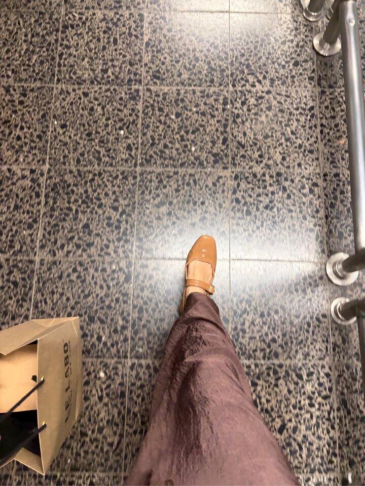 完美的鞋和裙子
