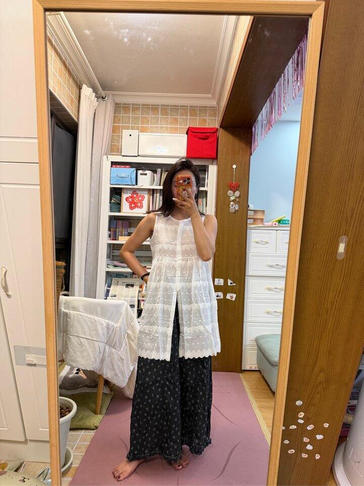 给自己买了套童装