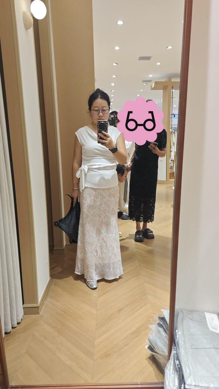 姐妹们帮选配裙子的上衣