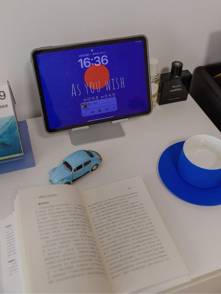 这样的书桌我能坐一下午
