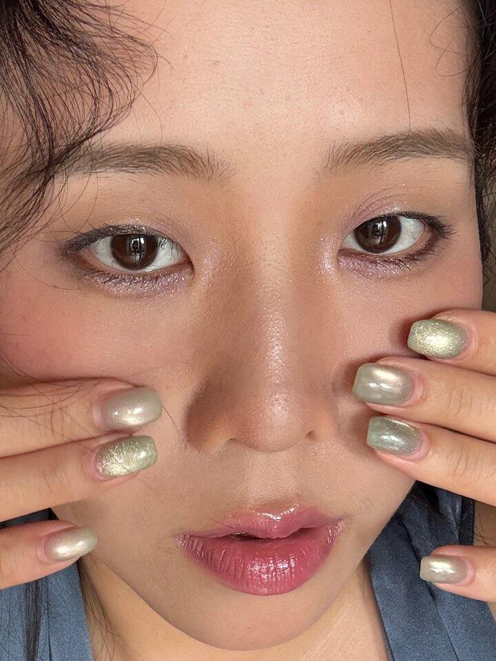 今天是蓝粉色眼妆