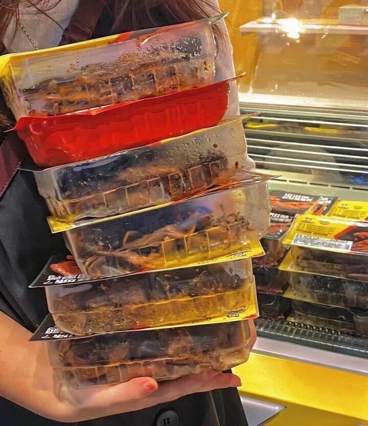 🚗❗周黑鸭卤味💰7.9元/盒