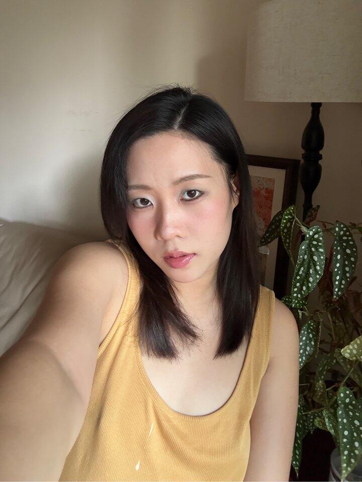内双绿色眼妆