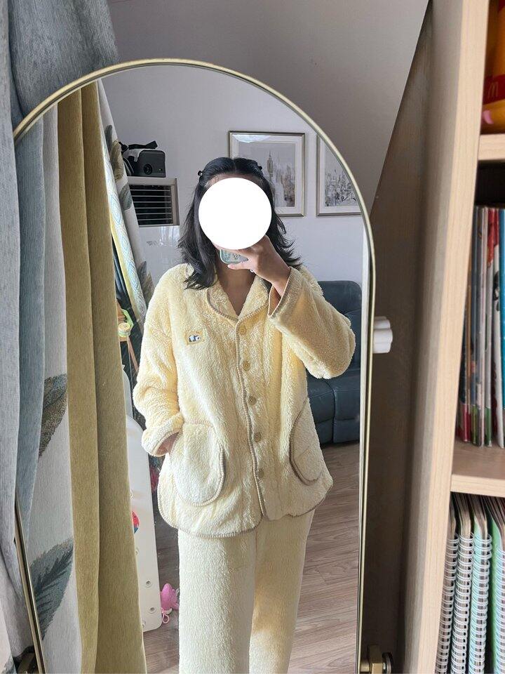 红豆小鸡黄睡衣很可爱