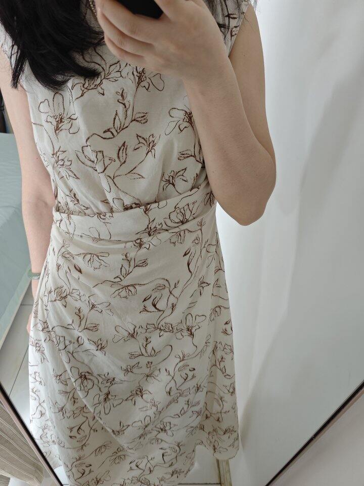 亚麻连衣裙
