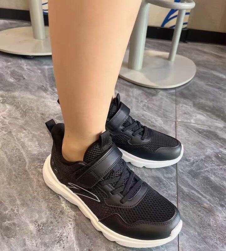 安踏运动鞋