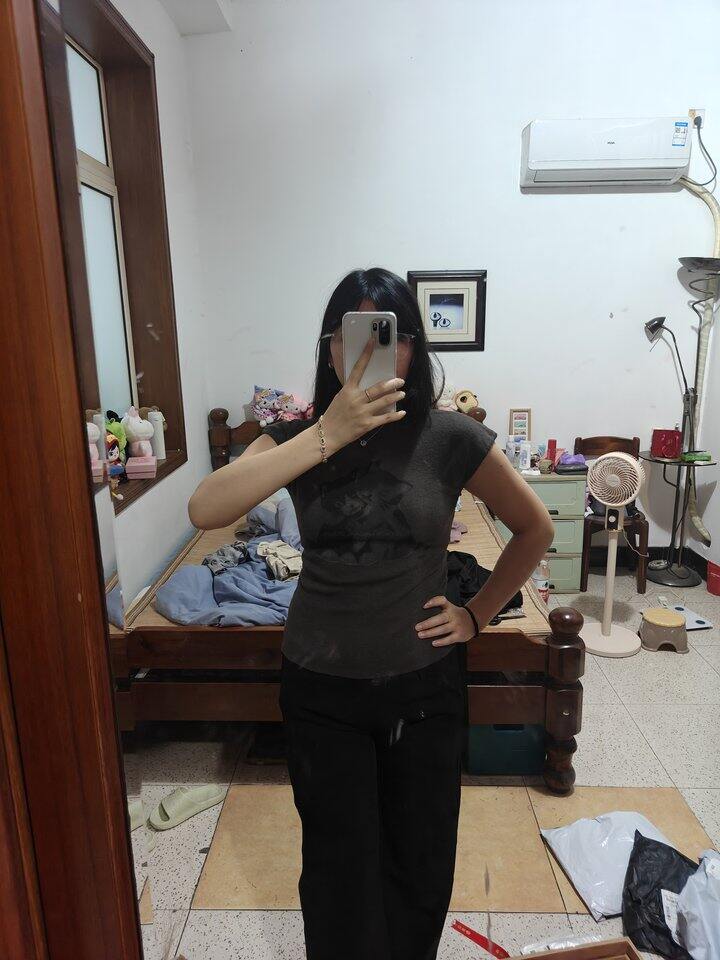 路口姐妹这种草的短袖