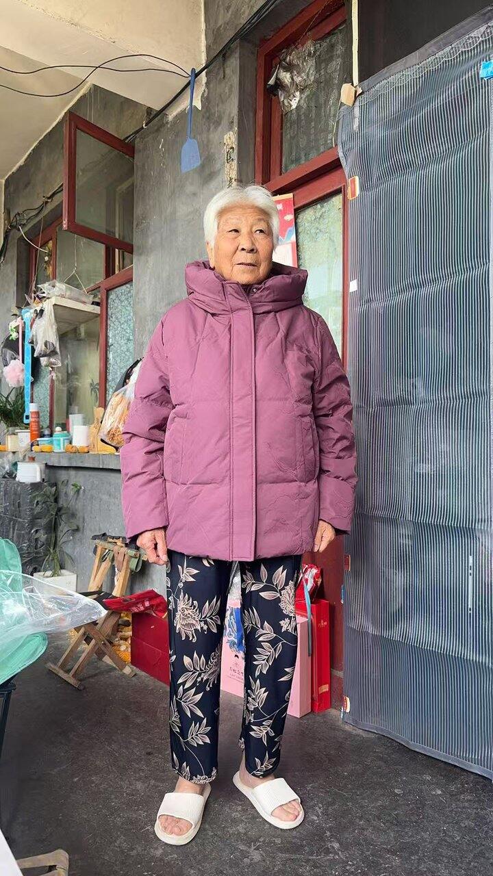 千呼万唤始出来的高质量羽绒服续团来了，这款2开头