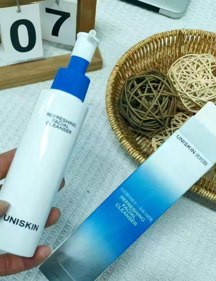 🍅优时颜 氨基酸洁颜蜜
拍下💰28 🉐正装120ml