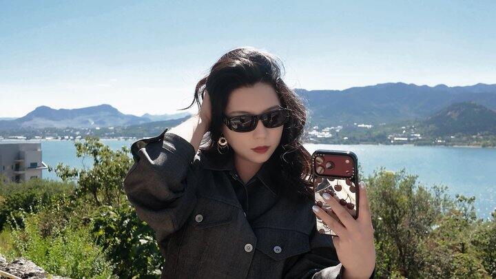 🕶️