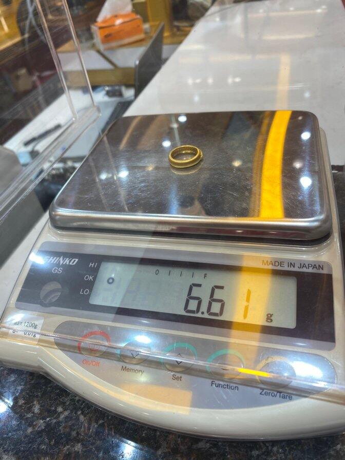 给妈妈打金戒指