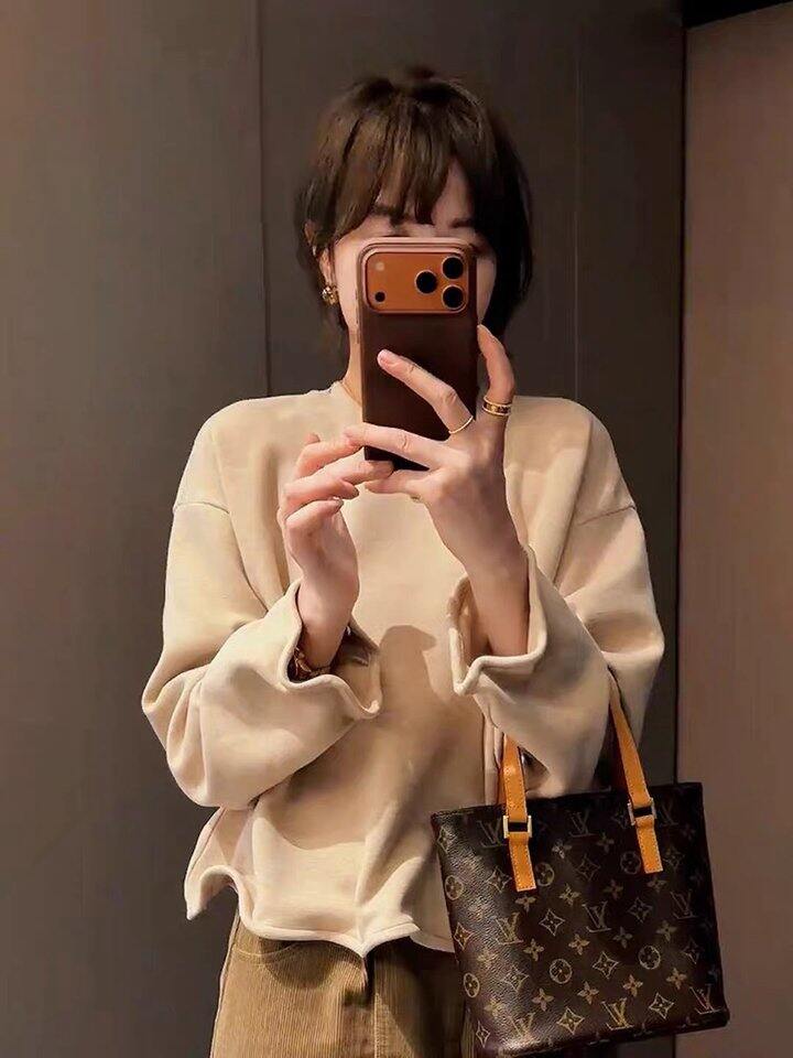 糯叽叽轻乳花边扭扭卫衣！💰89