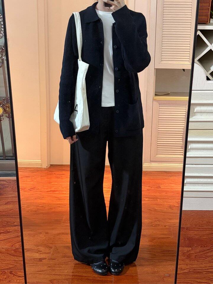 又一件藏青色开衫