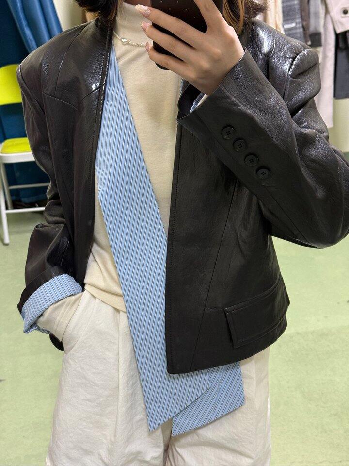 自带的领带👔
