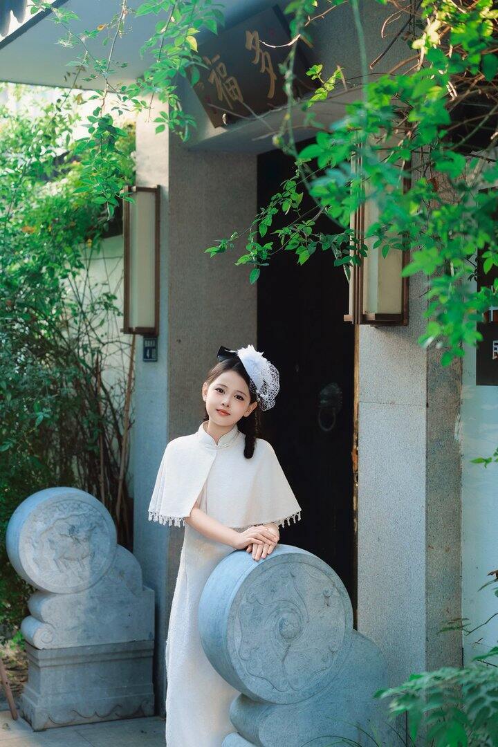 昨天给闺女拍了留洋大小姐