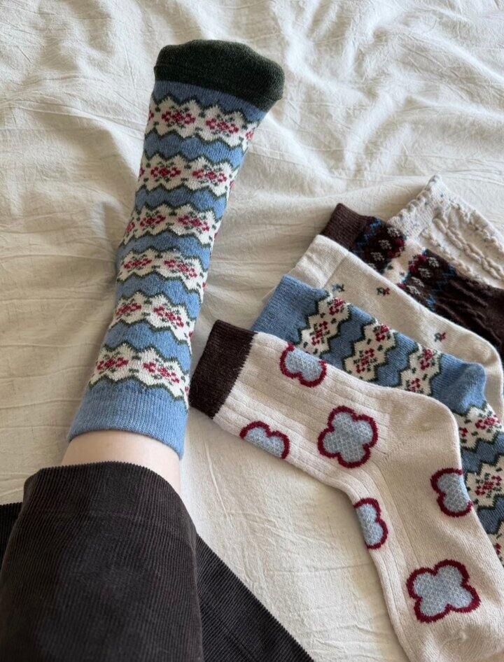 Hi Jennie 蓝棕四叶草羊毛袜！💰5+