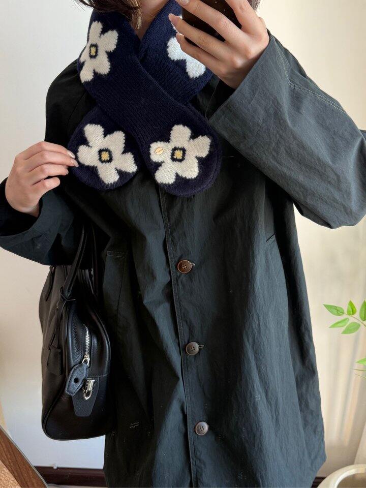藏青色小花围巾🧣