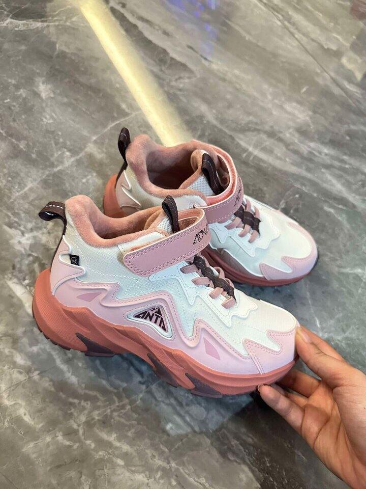 安踏儿童加绒运动鞋